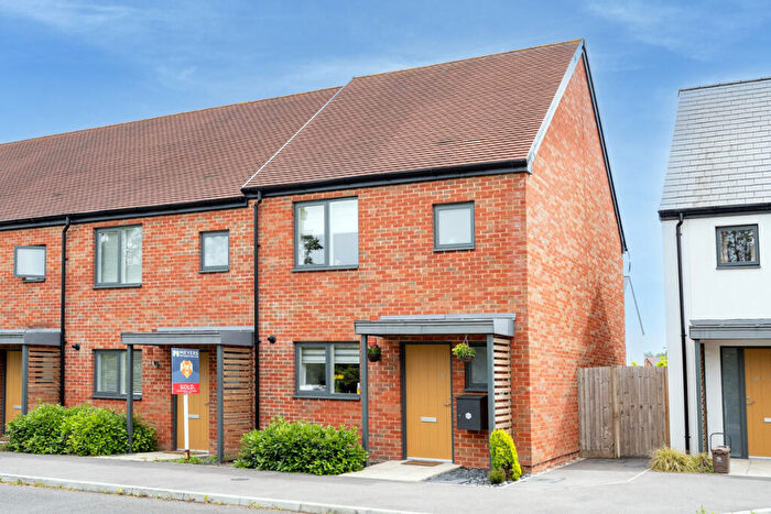 2 Bedroom End Of Terrace House For Sale In Normandy Way | Ringwood |, BH24