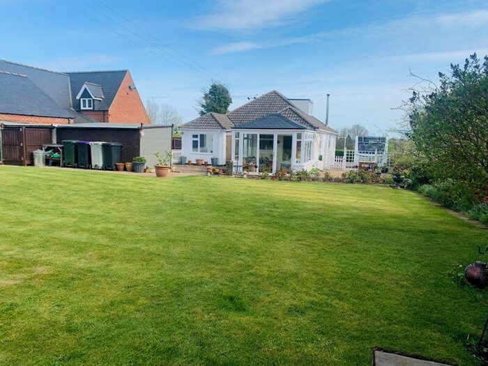 3 Bedroom Detached Bungalow For Sale In Top Road, Little Cawthorpe, LN11