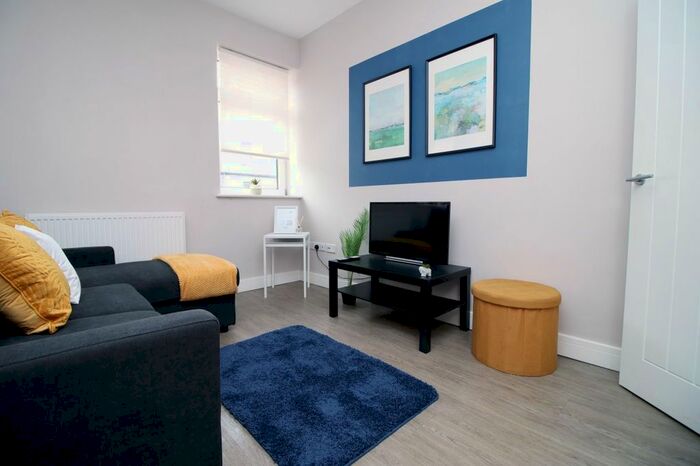 2 Bedroom Flat To Rent In Elm Street, Cardiff CF24