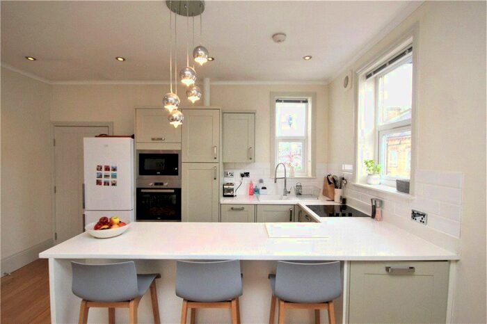 3 Bedroom Flat To Rent In Lancing Road, London, W13
