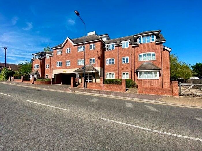 2 Bedroom Flat To Rent In Park Street, Aylesbury, HP20