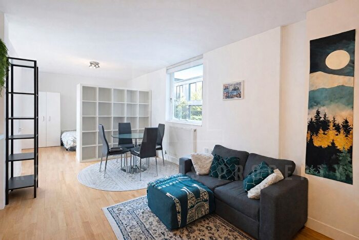 Studio To Rent In Avenue Road, London, N6