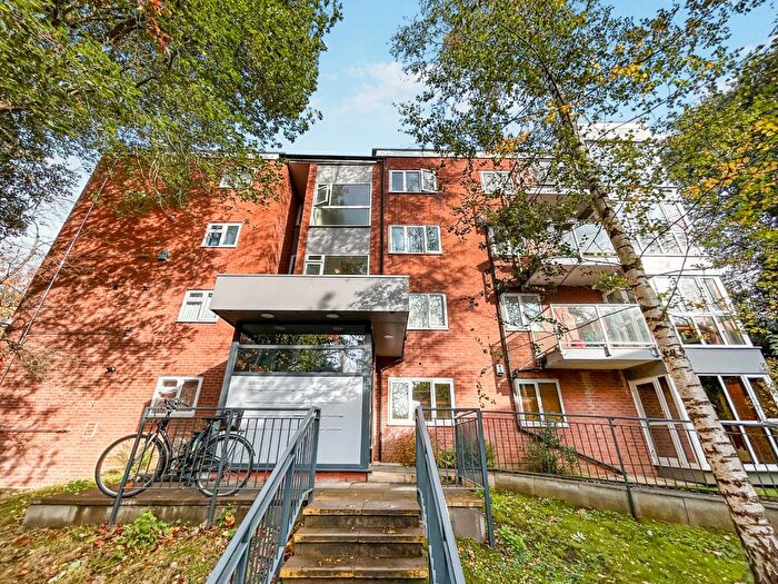 1 Bedroom Flat To Rent In Mersey Road, Manchester, M20