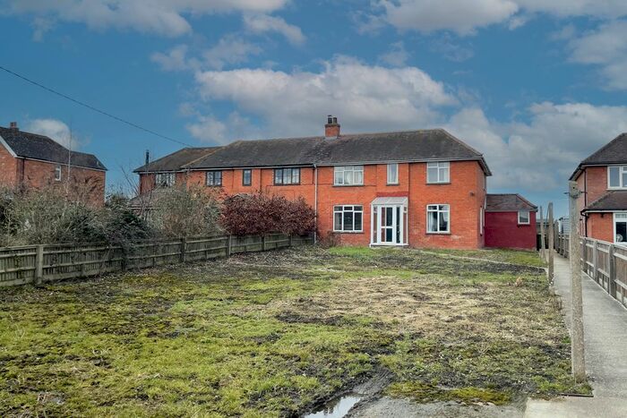 3 Bedroom Semi-Detached House For Sale In The Furlongs, Moreton, Oxfordshire, OX9