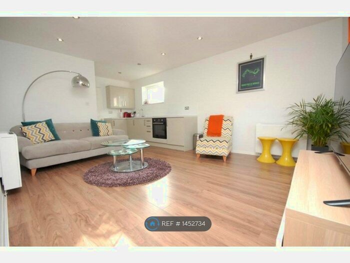 1 Bedroom Flat To Rent In Richmond Road, Romford, RM1