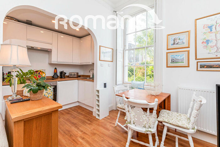 2 Bedroom Apartment To Rent In York Place, Clifton Village, BS8