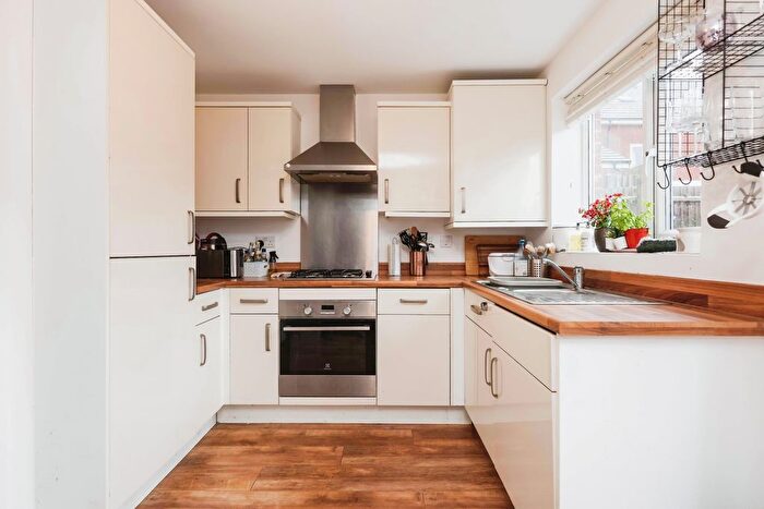 3 Bedroom End Of Terrace House For Sale In Arkell Way, Birmingham, West Midlands, B29