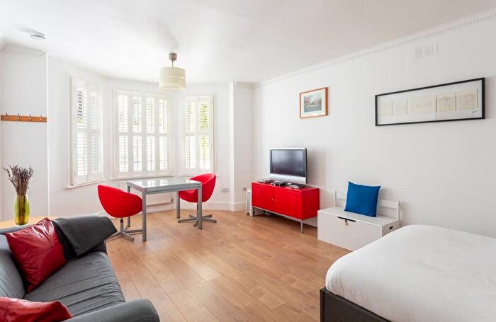 1 Bedroom Flat To Rent In Flat F Basement Elsham Road, London, W14