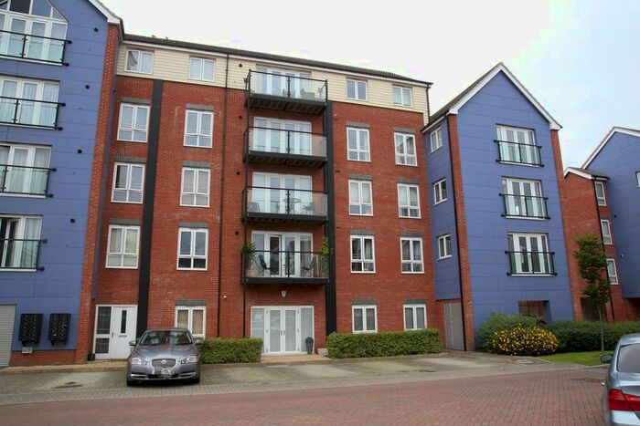 2 Bedroom Flat To Rent In Chadwick Road, Slough SL3