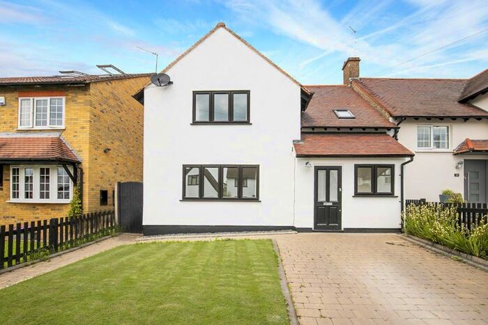 4 Bedroom Property To Rent In Woodland Road, Loughton IG10