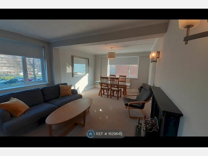 3 Bedroom Flat To Rent In Grand Avenue, Hove, BN3