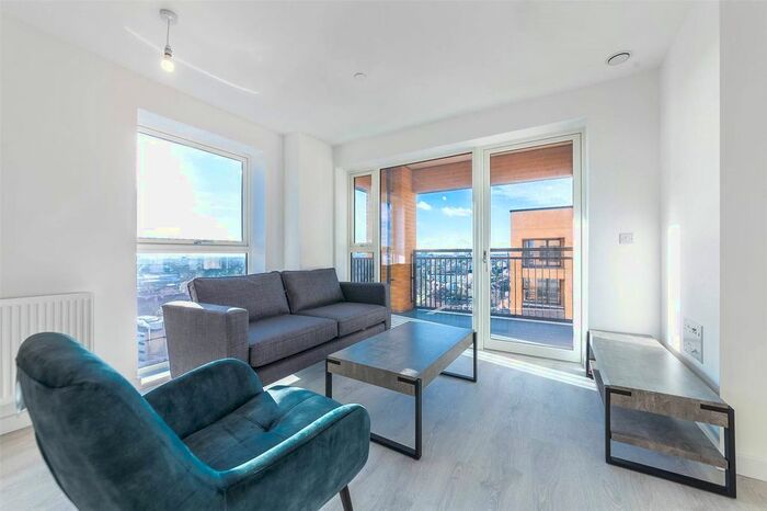 2 Bedroom Flat To Rent In East Acton Lane, London, W3