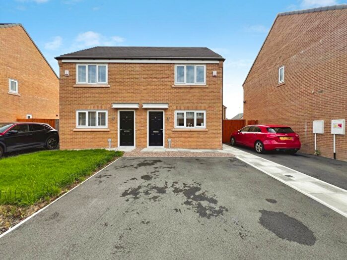 2 Bedroom Semi-Detached House For Sale In Mill Road, Bradford, BD2