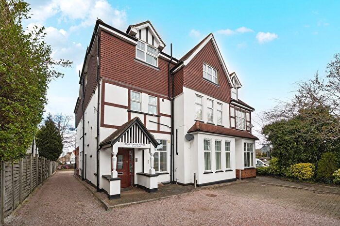 2 Bedroom Flat For Sale In Court Road, London, SE9