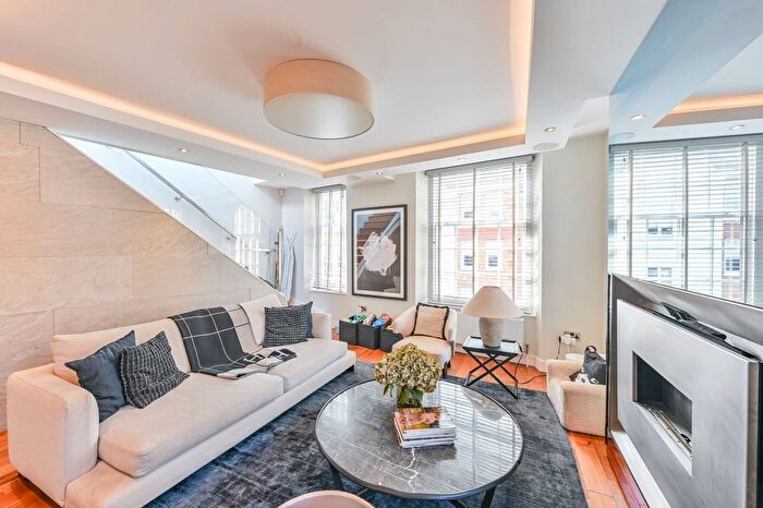 2 Bedroom Flat To Rent In Marylebone Street, Marylebone, London, W1G