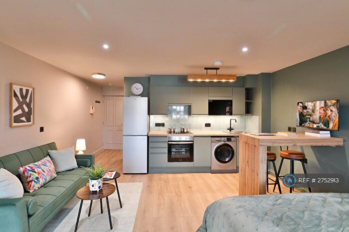 Studio To Rent In Brand New - Private Parking, Bicester, OX26