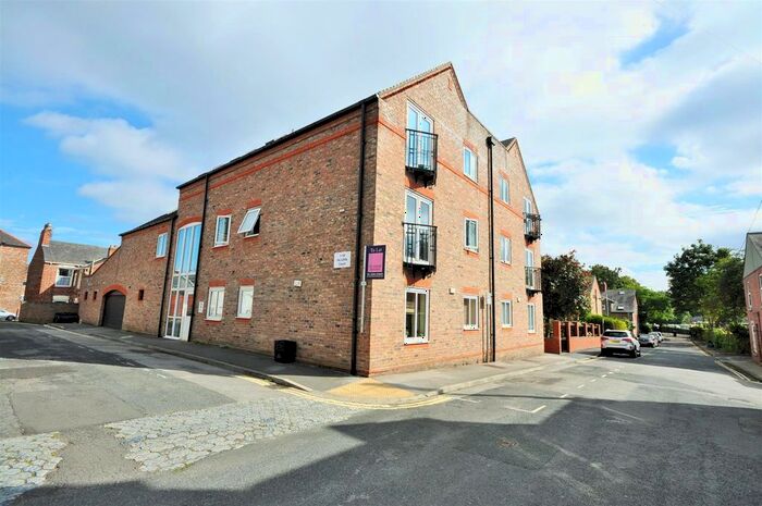 2 Bedroom Flat To Rent In De Little Court, Vine Street, York, YO23