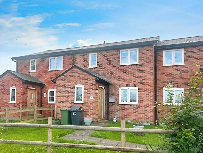 2 Bedroom Cottage To Rent In Cliddesden, RG25