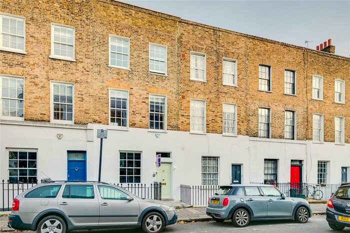 3 Bedroom Terraced House To Rent In St Peters Street, Angel, N1