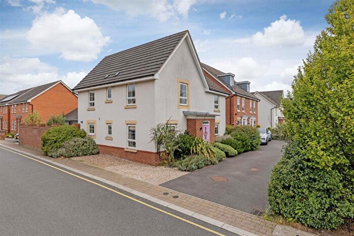 4 Bedroom Detached House For Sale In Spire Heights, Chesterfield, S40