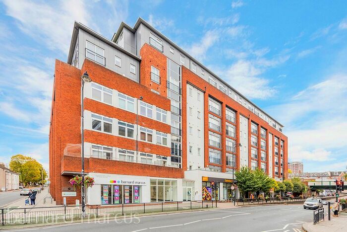 2 Bedroom Flat To Rent In Manor Road, Wallington, SM6