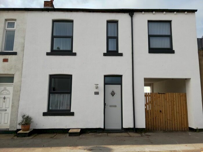 3 Bedroom Terraced House To Rent In Bradford Road, Wakefield, WF2