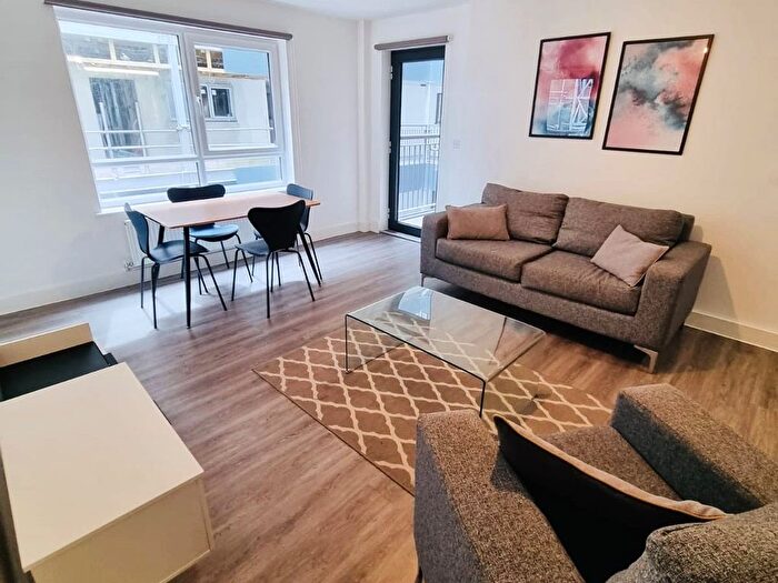 2 Bedroom Flat To Rent In Hurst Street, Liverpool, Lancashire, L1