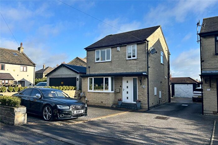 3 Bedroom Detached House For Sale In Crosland Hill Road, Crosland Hill, Huddersfield, West Yorkshire, HD4