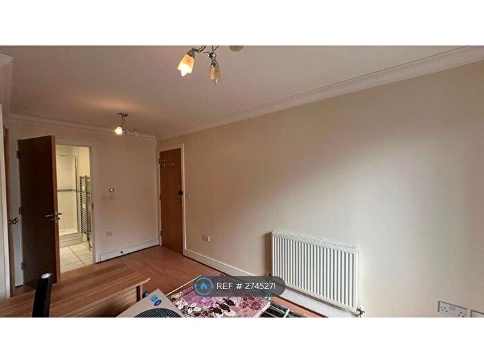 2 Bedroom Flat To Rent In Innova Court, Croydon, CR0