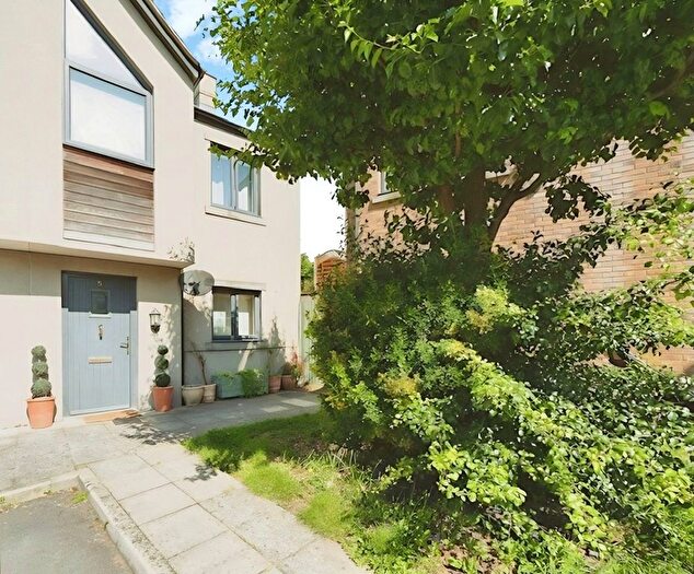 2 Bedroom End Of Terrace House For Sale In Netherfield Close, Matlock, DE4