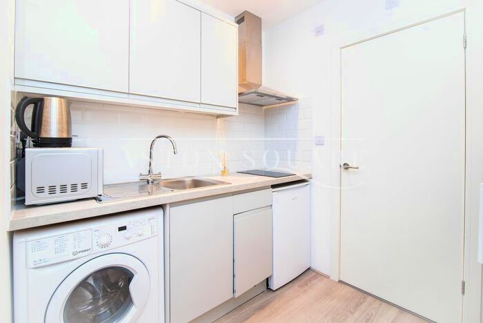 Studio To Rent In Tenterden Gardens, London, NW4