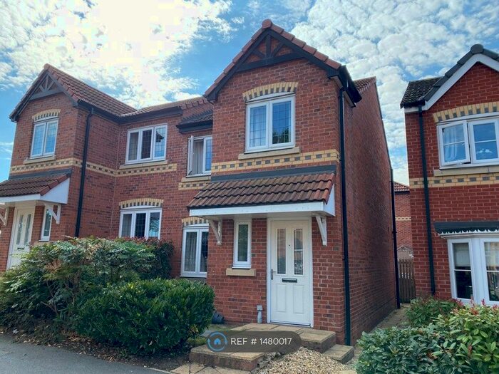 3 Bedroom Semi-Detached House To Rent In Scrooby Road, Harworth, Doncaster, DN11