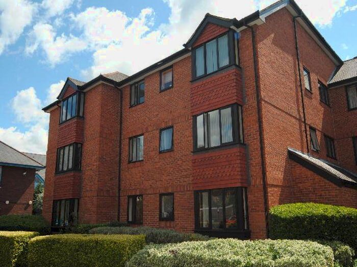 1 Bedroom Flat To Rent In Peakes Place, Granville Road, St Albans, AL1