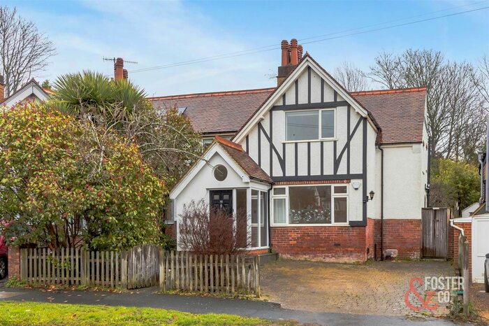 4 Bedroom Semi-Detached House To Rent In Valley Drive, Brighton, BN1