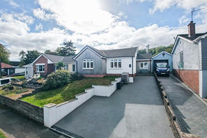 3 Bedroom Semi-Detached Bungalow For Sale In Walston Road, Wenvoe, CF5