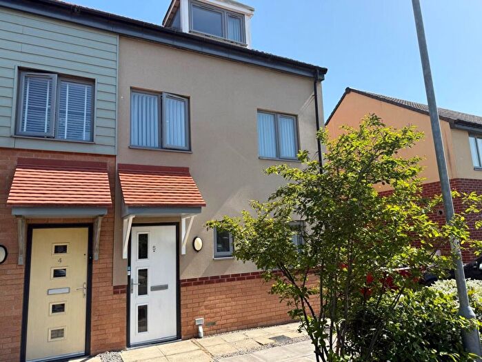 3 Bedroom Town House To Rent In Sundew Court, Darlington, DL1