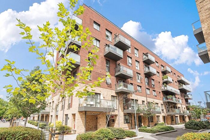 2 Bedroom Flat For Sale In Cobden Walk, London, SE15
