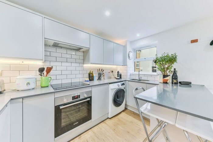 1 Bedroom Apartment To Rent In Corbidge Court, Glaisher Street, Deptford, SE8