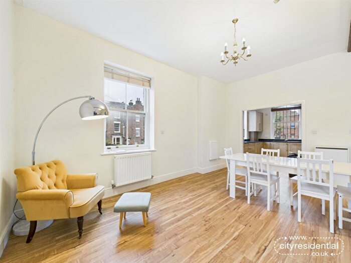 2 Bedroom Apartment To Rent In Hope Way, L8
