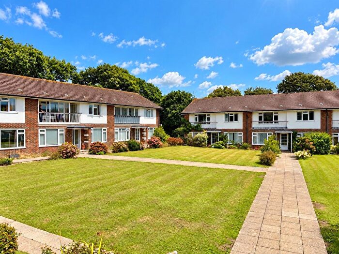 2 Bedroom Flat For Sale In Fairlight Gardens, Fairlight, Hastings, TN35