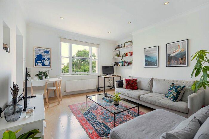 2 Bedroom Flat To Rent In Abbey Road, South Hampstead, NW6