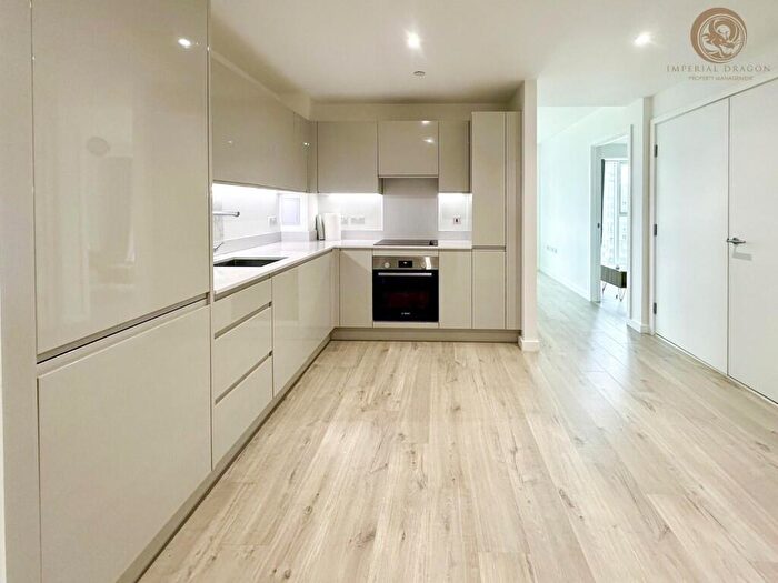 2 Bedroom Flat For Sale In Heartwell Avenue, London, E16