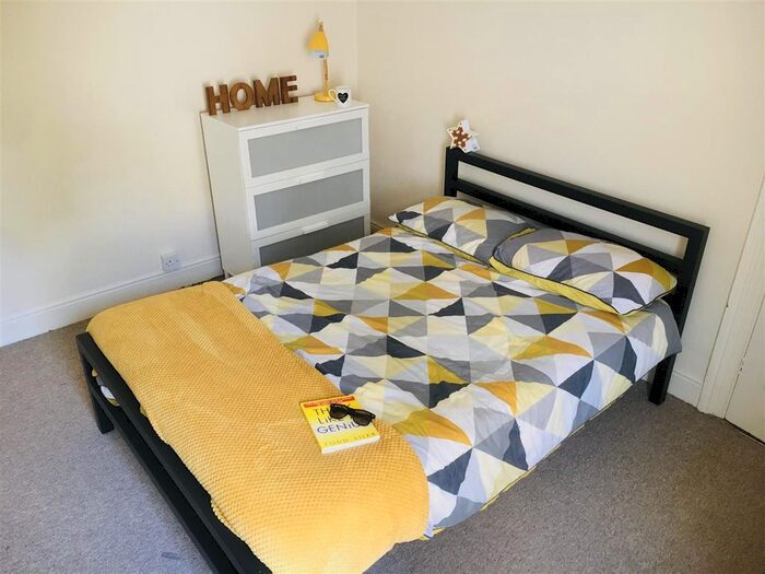 5 Bedroom Terraced House To Rent In Victory Road, Portsmouth, PO1