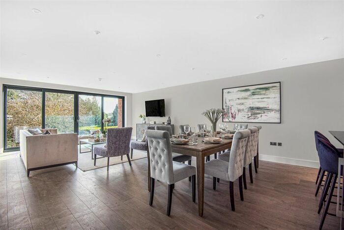 2 Bedroom Flat To Rent In Chislehurst Road, Bickley, Bromley, BR7