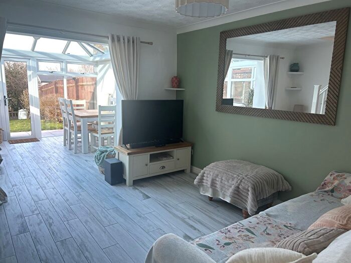 2 Bedroom Terraced House For Sale In Dunsford Close, Swindon, SN1