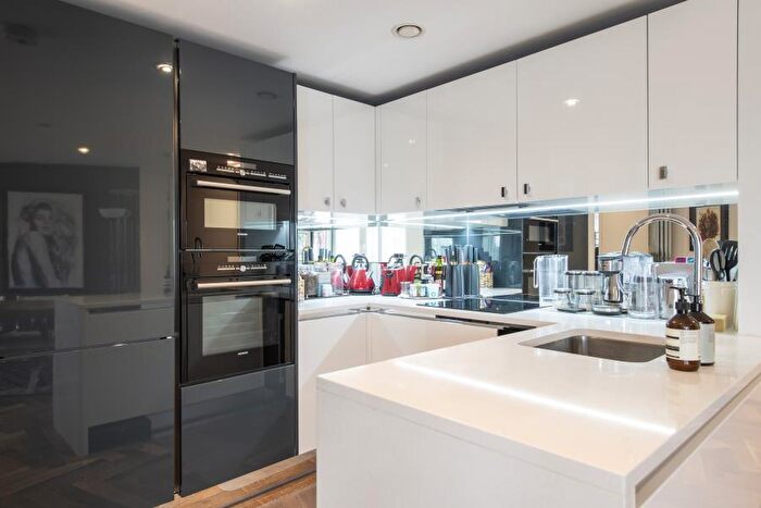 2 Bedroom Apartment To Rent In Eagle Point, City Road, EC1V