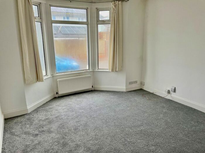 4 Bedroom Flat To Rent In Seaview Road, Southend-On-Sea, SS3