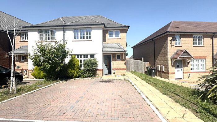 3 Bedroom Semi-Detached House To Rent In Roberts Lane, Kent, DA10
