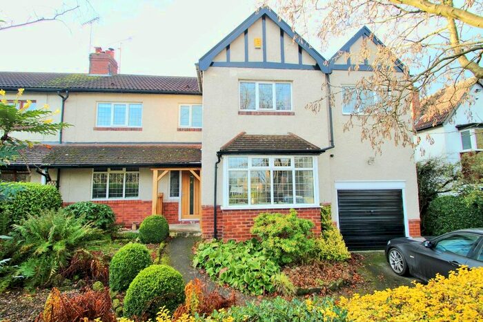 4 Bedroom Semi-Detached House To Rent In Cookridge Lane, Leeds, West Yorkshire, Uk, LS16