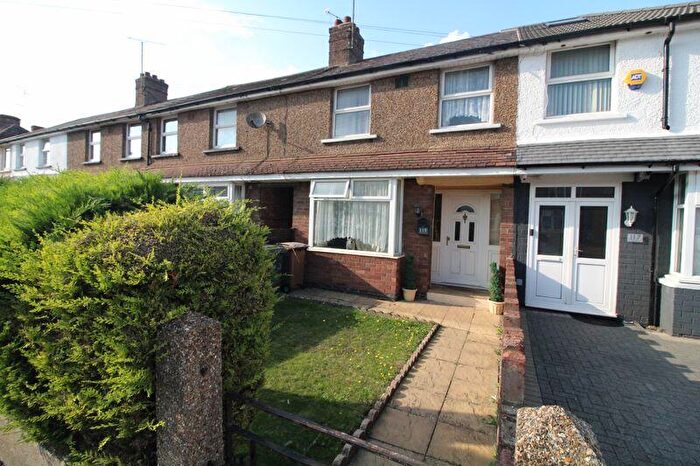 3 Bedroom Terraced House For Sale In Westmorland Avenue, Luton, LU3